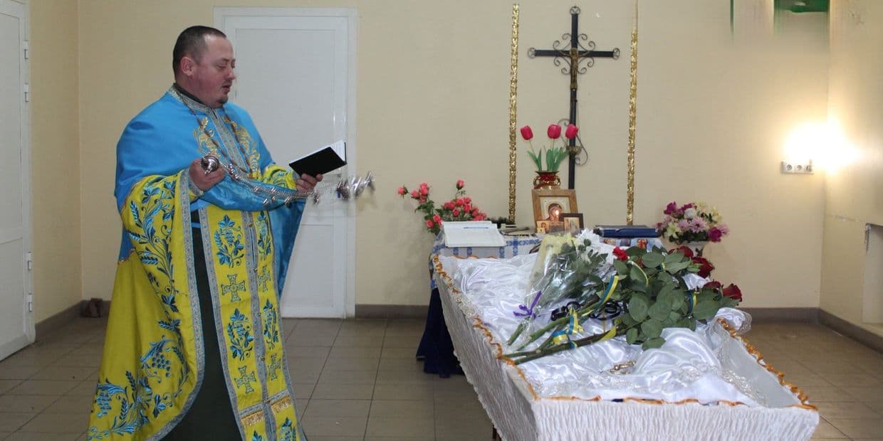 Солдата Сергея Острика провели в последний путь в Славянске (фото)