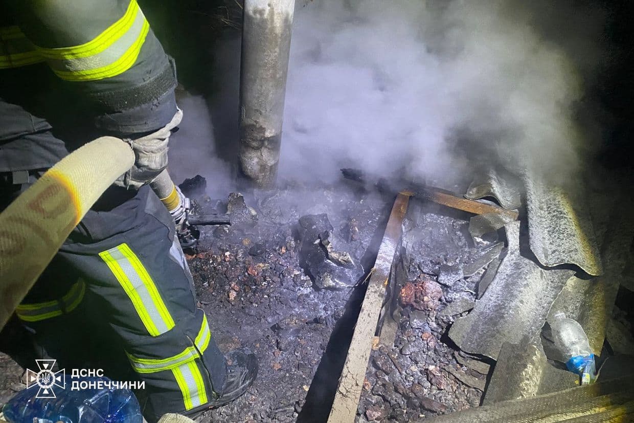 <em>У Краматорську після атаки безпілотником виникла пожежа в гаражі. Фото: ДСНС</em>