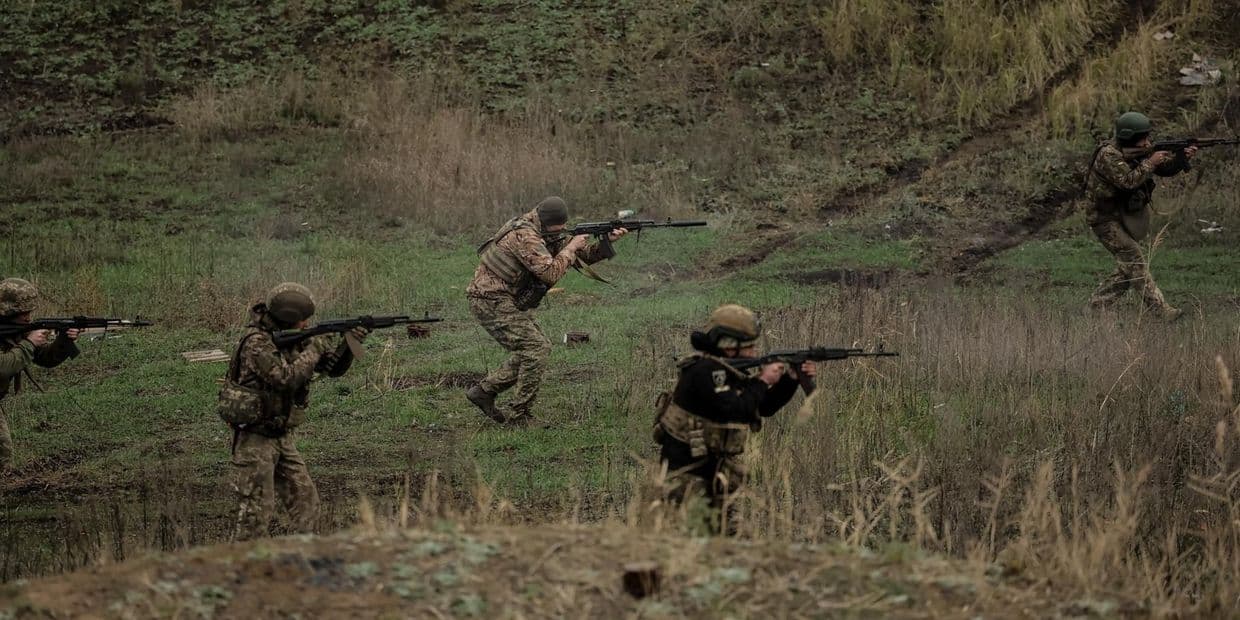 <em>Українські захисники. Фото: 24 ОМБр</em>