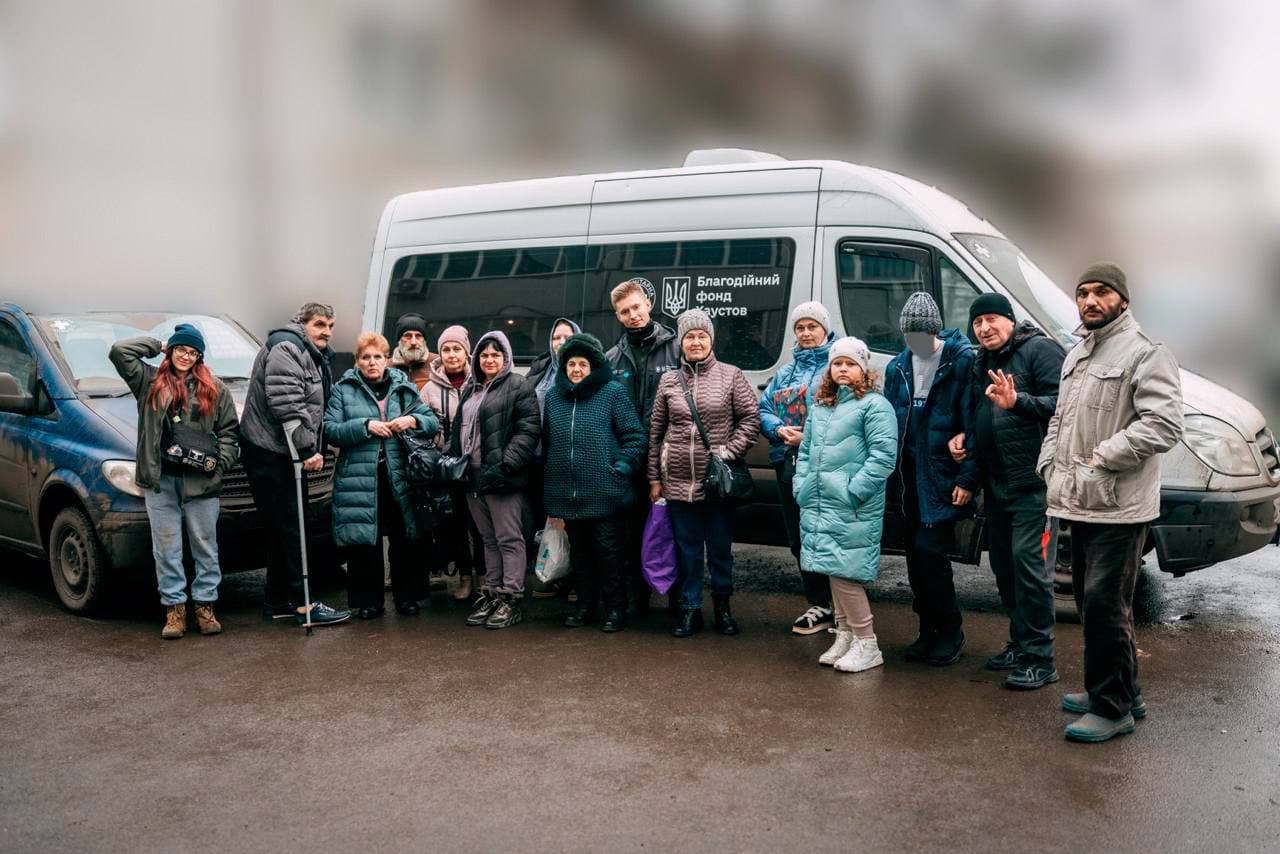 Благодійники вивезли з Дружківської громади понад 50 людей, зокрема з тваринками та маломобільних (фото)