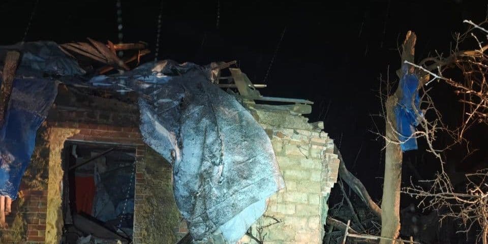 От российских обстрелов Донетчины пострадали два человека, также есть разрушенное жилье (фото)