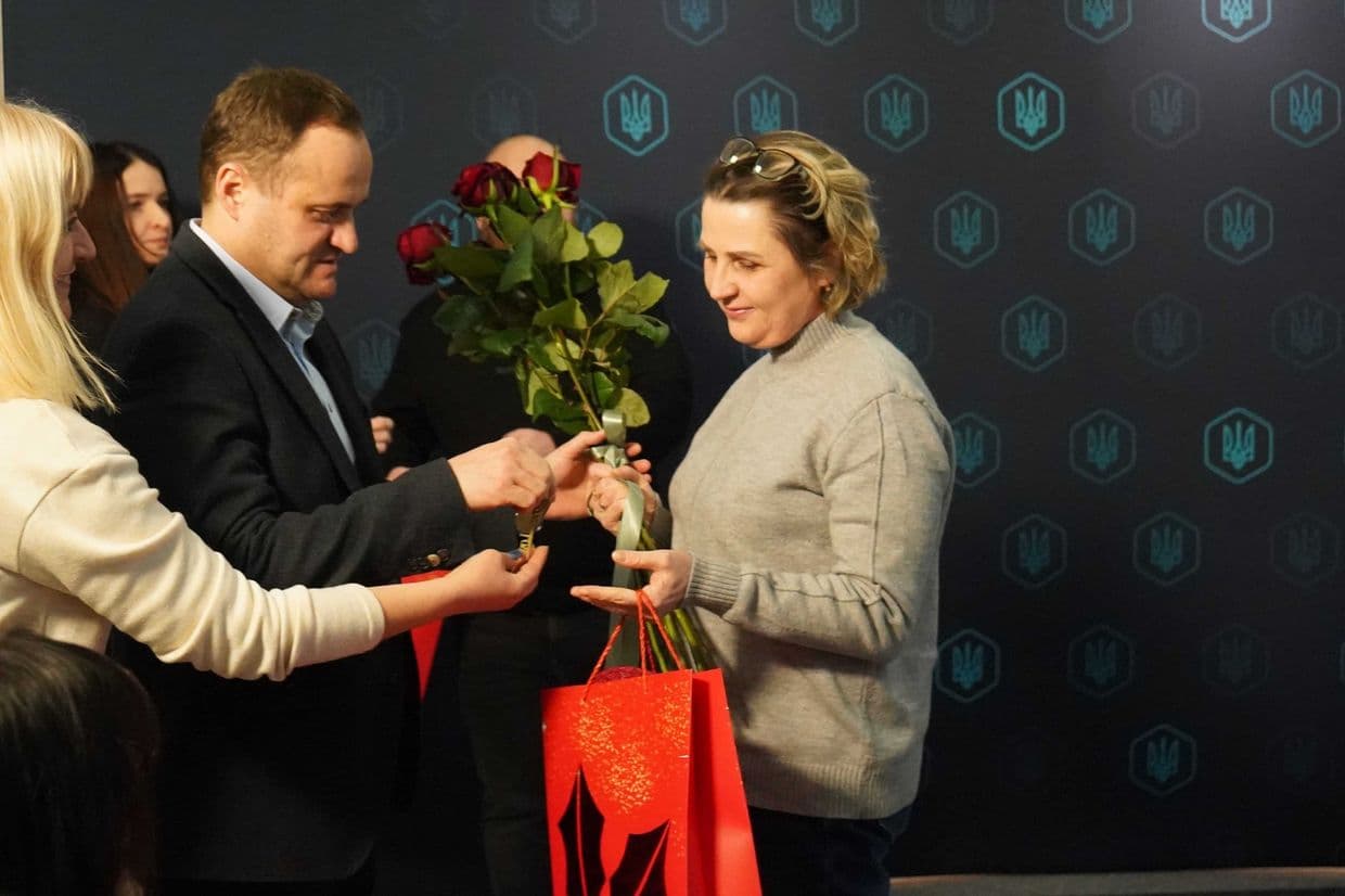 175 родин придбали оселі за програмою пільгового житлового кредитування мешканців Луганської області для ВПО з 2014 року