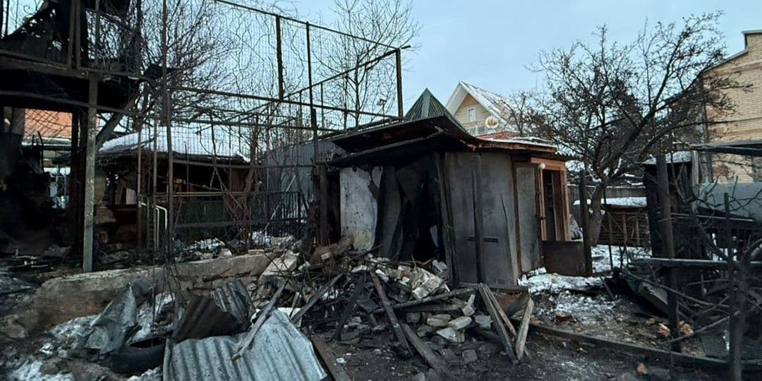 Росіяни поранили 4 жителів Донеччини, спричинили руйнування 10 цивільних об'єктів (фото)