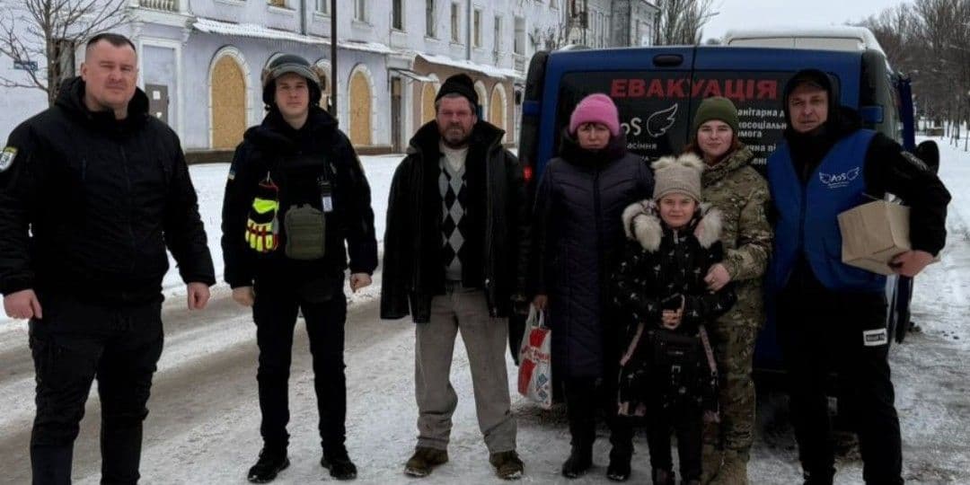 З Миколаївки та Дружківки на Донеччині вивезли ще 11 жителів, зокрема дитину (фото, відео)