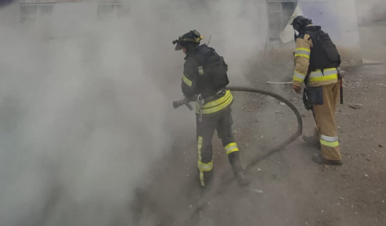 <em>Дружківка, пожежа, війна. Фото: ДСНС</em>