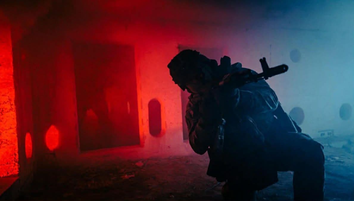 <em>Фото: 3 корпус ДШВ. Украинский военный с оружием.</em>