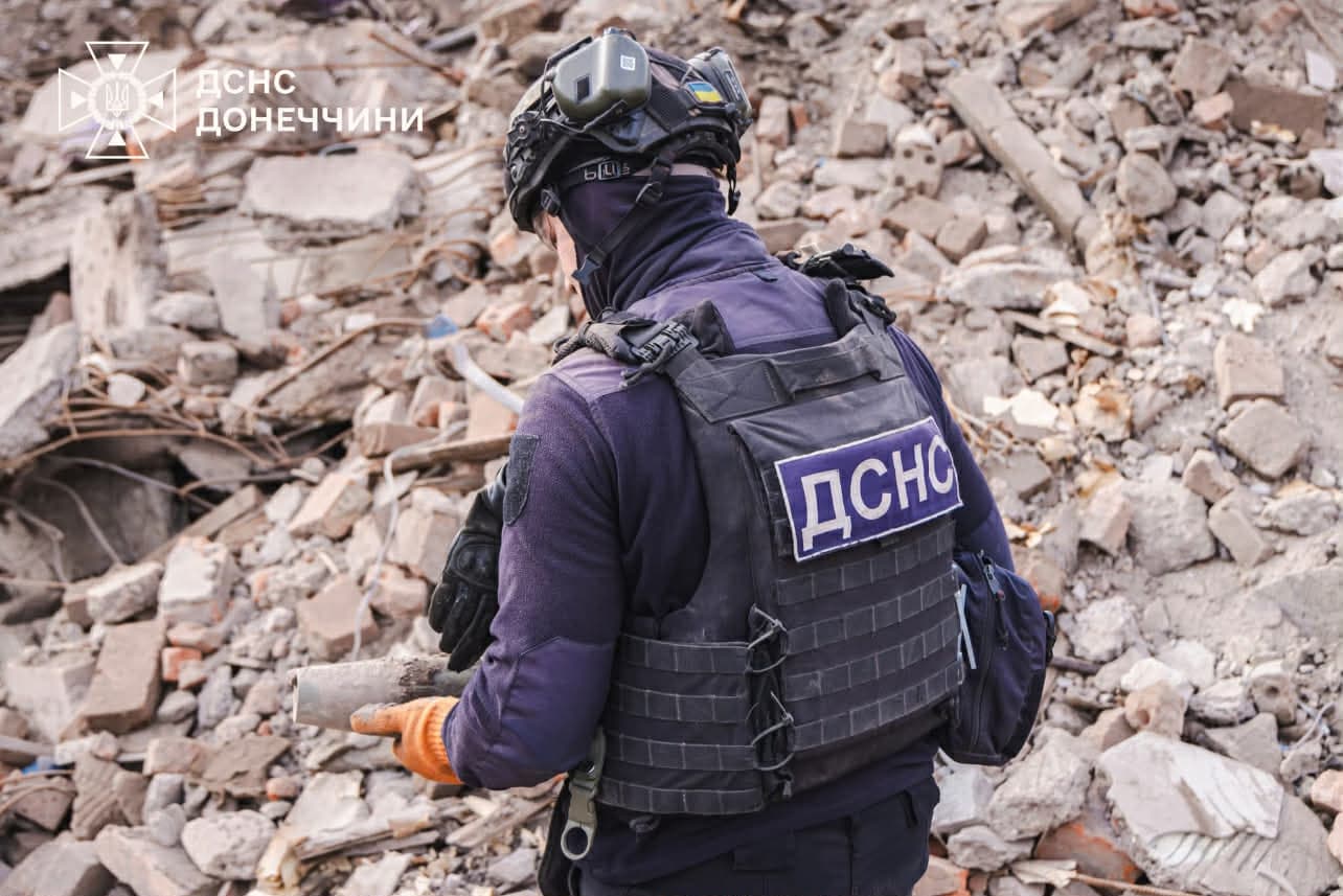 <em>На донеччині триває розмінування. Фото: ДСНС</em>