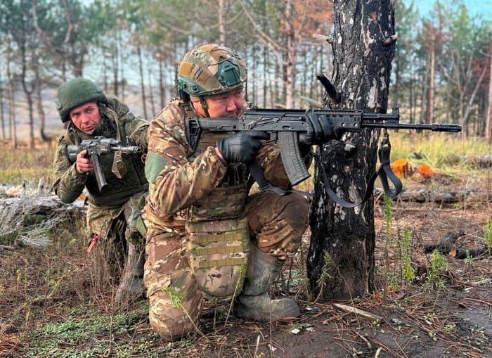 <em>Бійці російської окупаційної армії. Фото з відкритих джерел</em>
