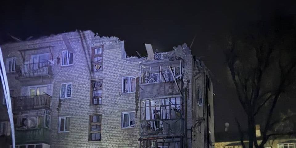 Уночі російські війська завдали авіаційних ударів по Краматорську: є влучання у житлові будинки