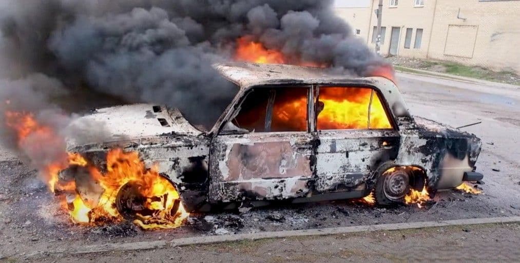 Российские дроны ранили двух мужчин в Дружковке: их доставили в больницу (видео)