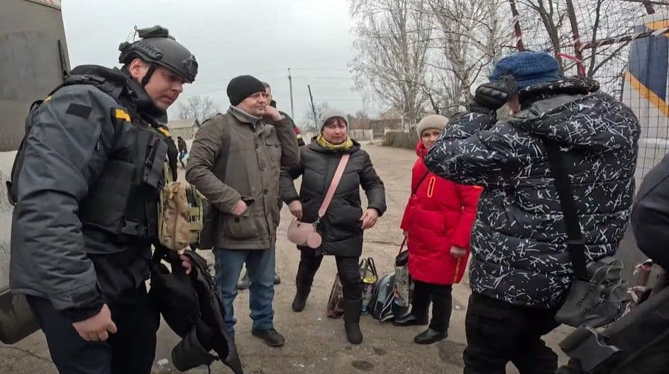 Эвакуационная группа "Феникс" вывезла из прифронтовой Дружковки еще 4 гражданских (видео)