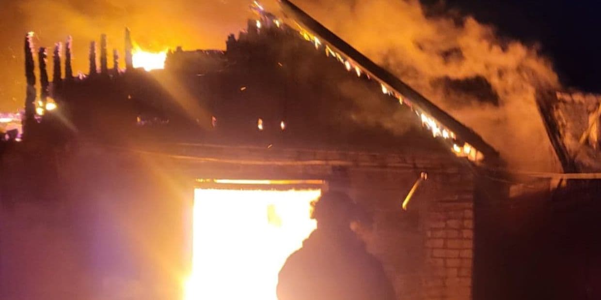 В останній день 2025 року пожежі вирували у Слов'янську та Святогірську: що відомо (фото)