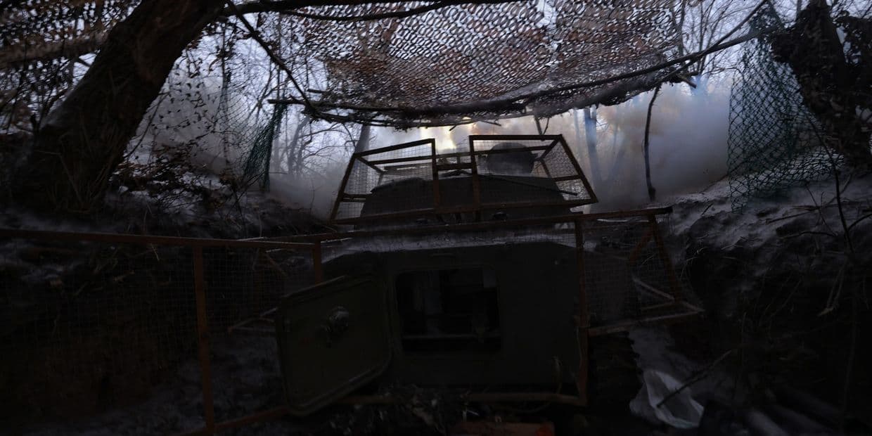 Стріляє САУ 2С1 "Гвоздика". Фото: 33-й окремий штурмовий полк Сухопутних військ