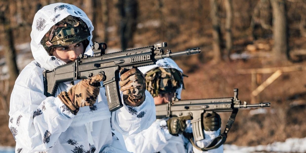 Украинские защитники. Фото 82-й отдельной десантно-штурмовой Буковинской бригады 8-го корпуса ДШВ ВСУ