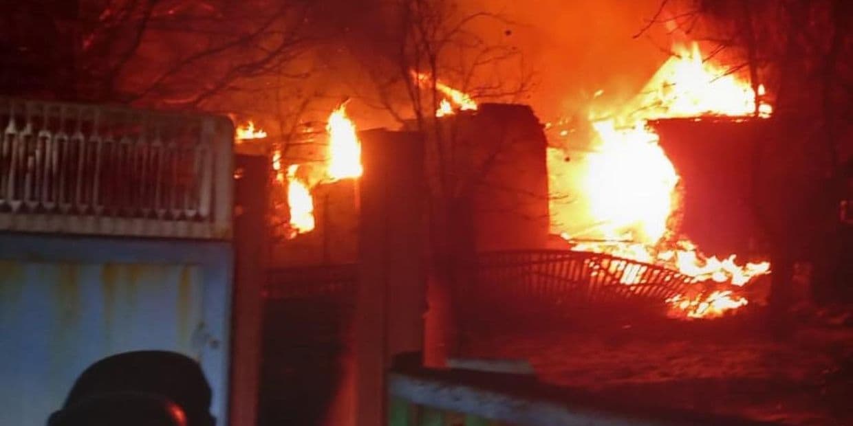 Огнеборцы ликвидировали 4 пожара на Краматорщине: пылали дома и автомобиль (фото)