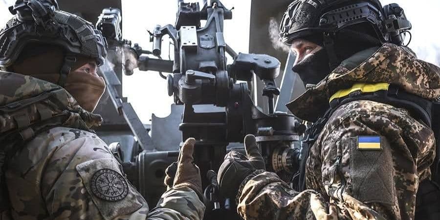 Українські захисники. Фото: 1-й корпус НГУ "Азов" та 15-та бригада оперативного призначення "Кара-Даг"