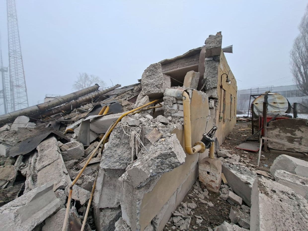 В Краматорске российские террористы разрушили котельную: люди без отопления и газа (фото, видео)