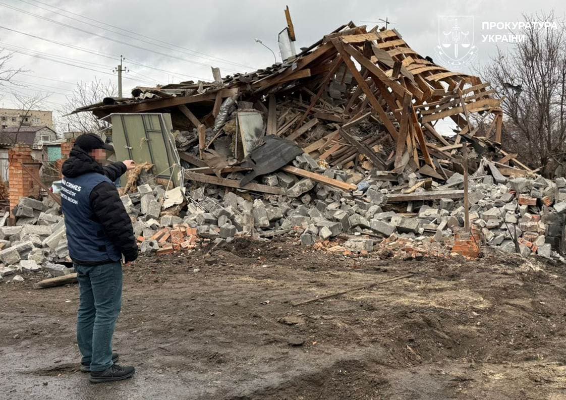 <em>У прокуратурі розповіли про поранених після ворожого бомбового удару по Слов’янську. Фото: прокуратури</em>