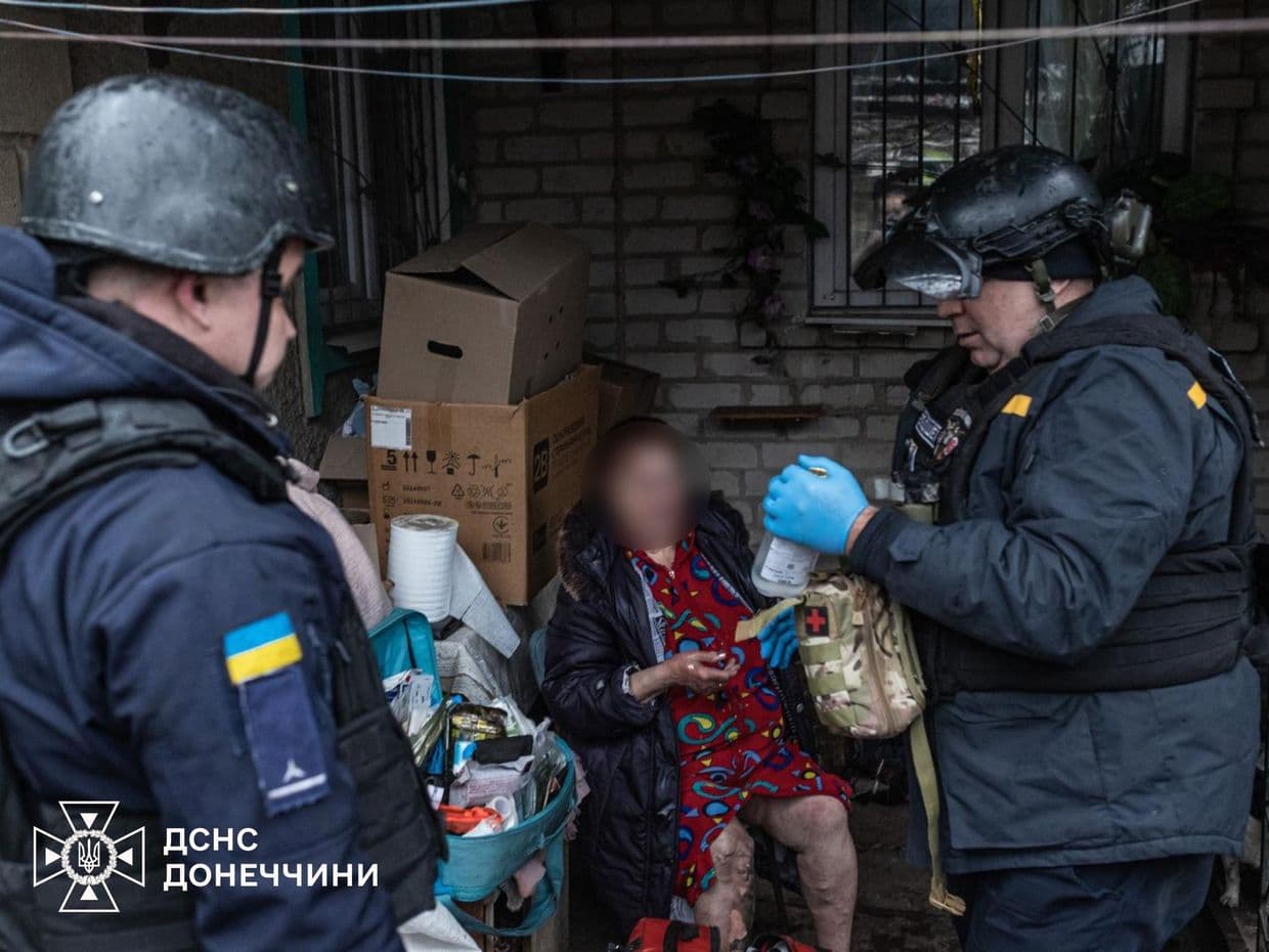 <em>У Дружківці під час пожежі в приватному домоволодінні постраждала жінка. Фото: ДСНС</em>