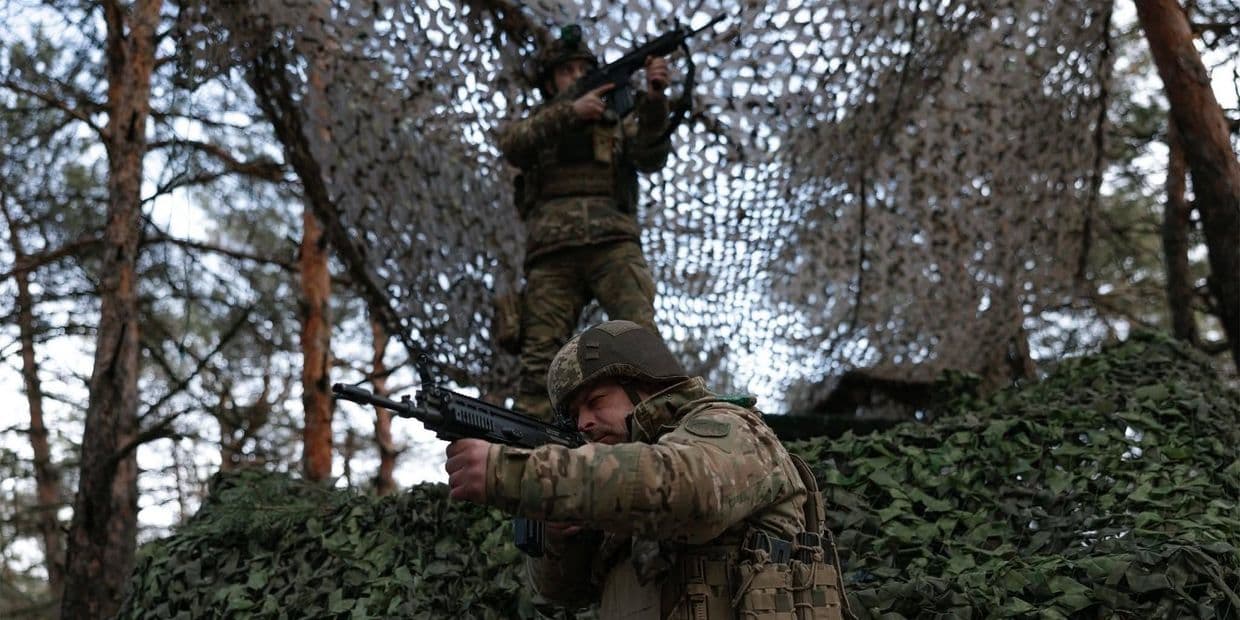 Украинские защитники. Фото 92-й отдельной штурмовой бригады им. кошевого атамана Ивана Сирко