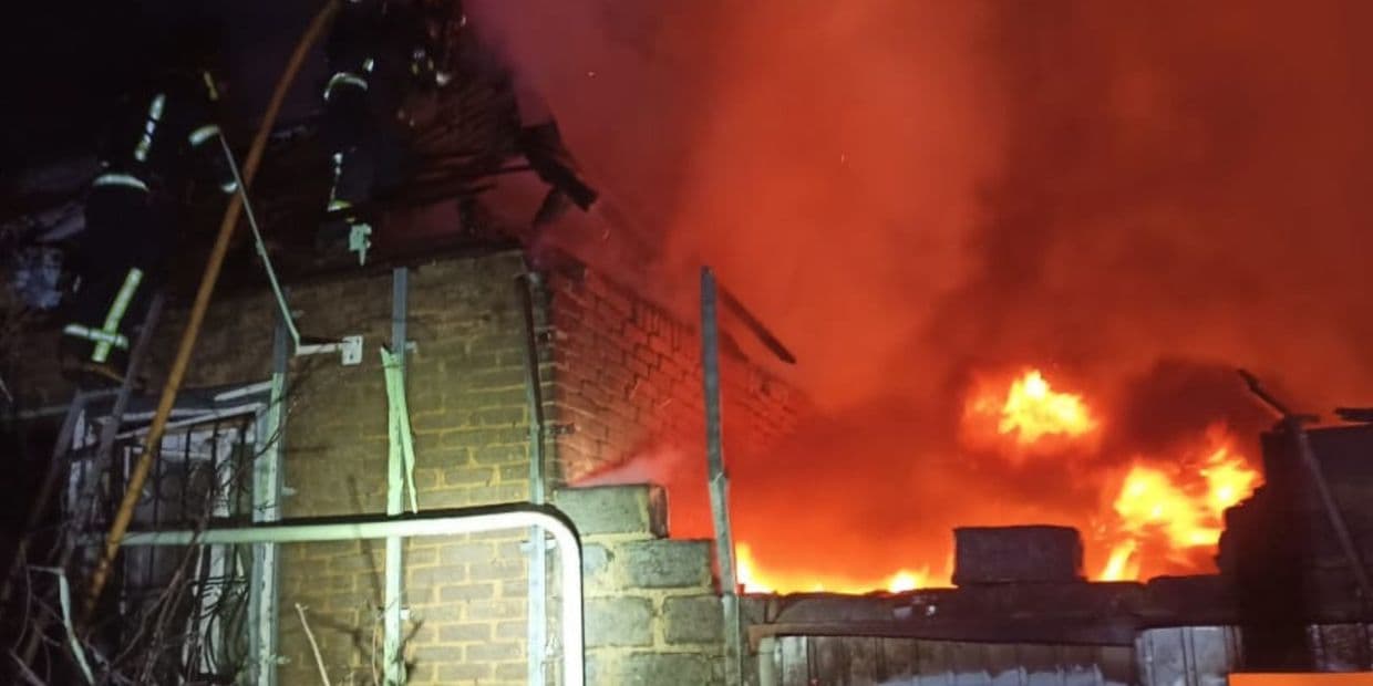 Гасіння пожежі на Донеччині 13 січня 2026 року. Фото: ДСНС Донеччини