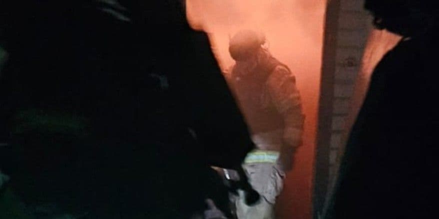 Пожарные спасли женщину во время пожара в 9-этажке в Дружковке (фото)