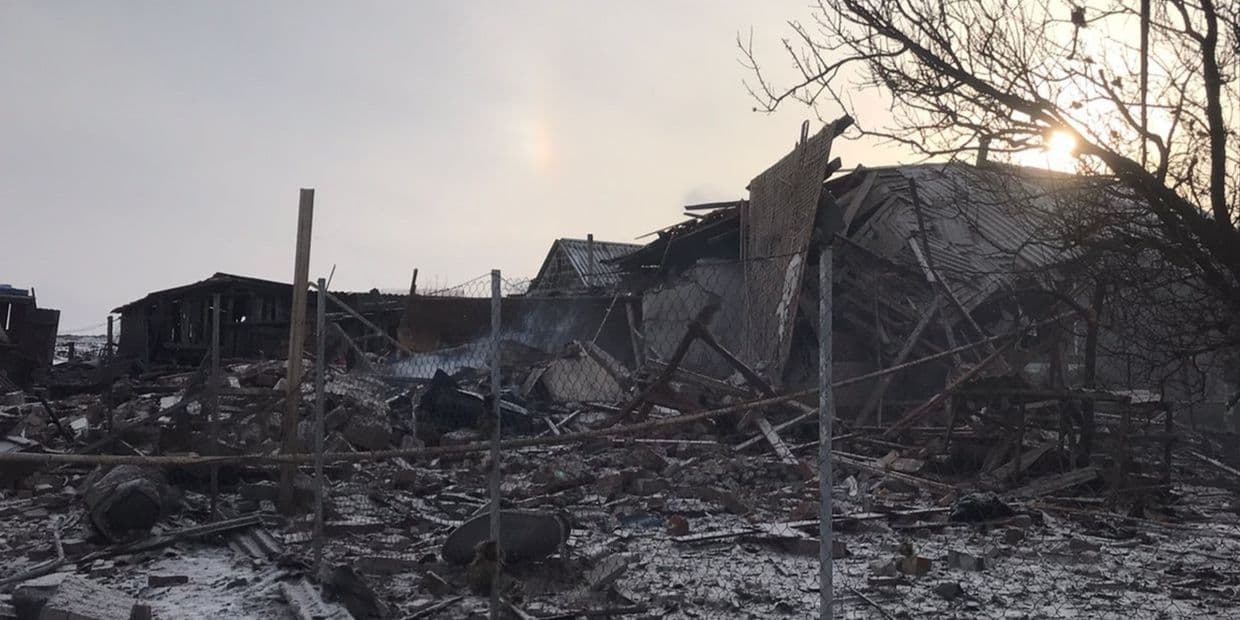 У Черкаському з-під завалів зруйнованого житлового будинку дістали тіла батька та малого сина (фото)