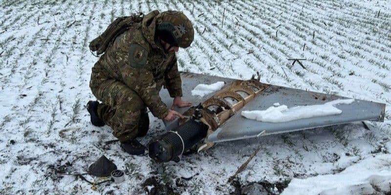 Поліційні сапери з Луганщини знешкодили на Харківщині бойову частину ударного дрона