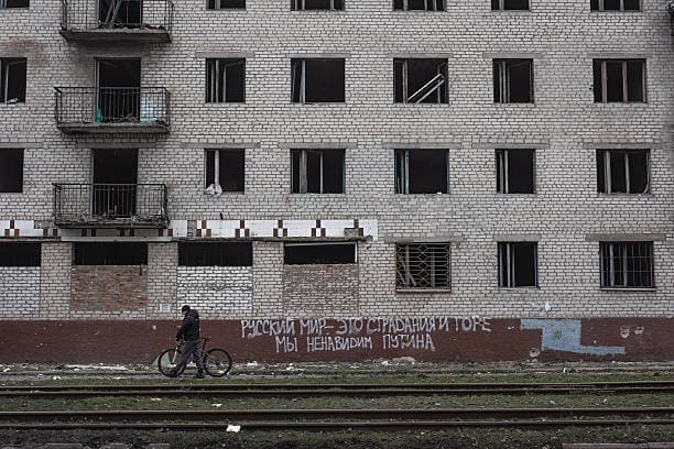 Росіяни вбили 2 і поранили 3 жителів Донеччини