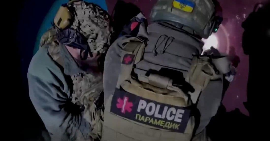 Поліційні парамедики. Скриншот з відео Патрульної поліції України