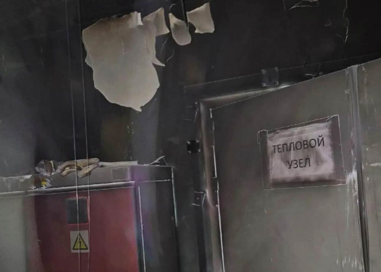 <em>В окупованму Маріуполі загорілися електрощитова і проводка в школі. Фото з Телеграм</em>