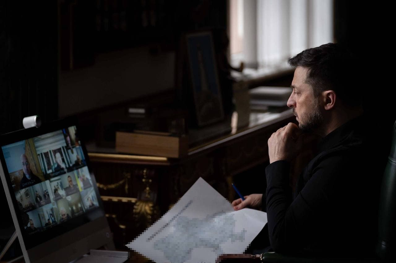 Зеленський обговорив з представниками регіонів захист від російських ударів