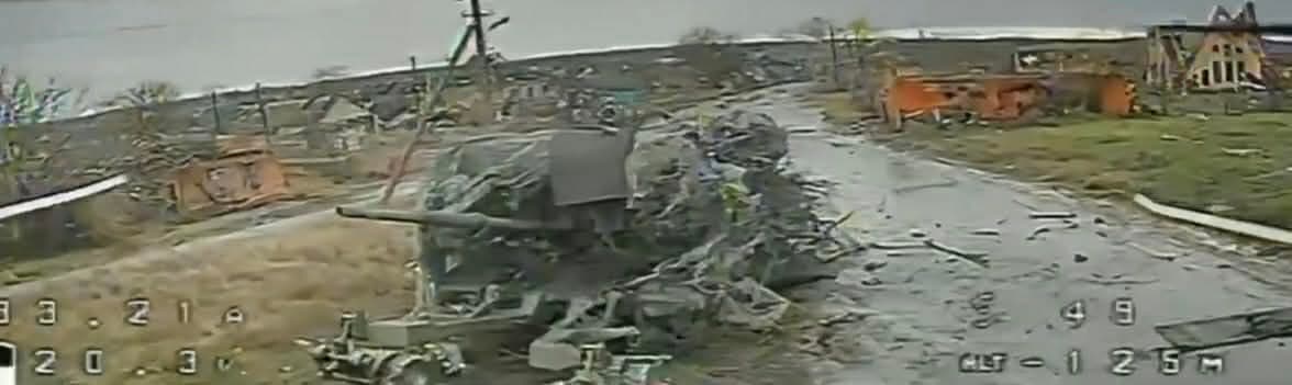 На Донеччині українські дронарі знищили черговий танк Т-72 окупантів