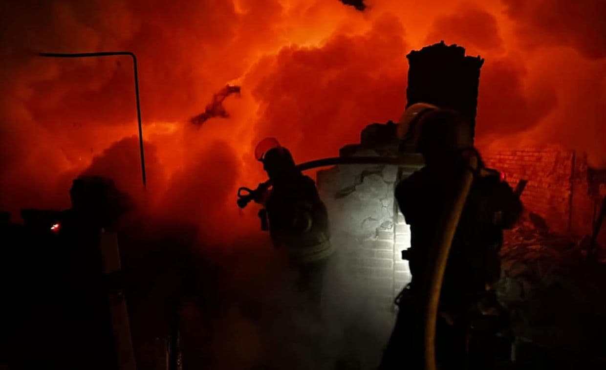 У Слов’янську і Краматорську надзвичайники ліквідували пожежі після обстрілів