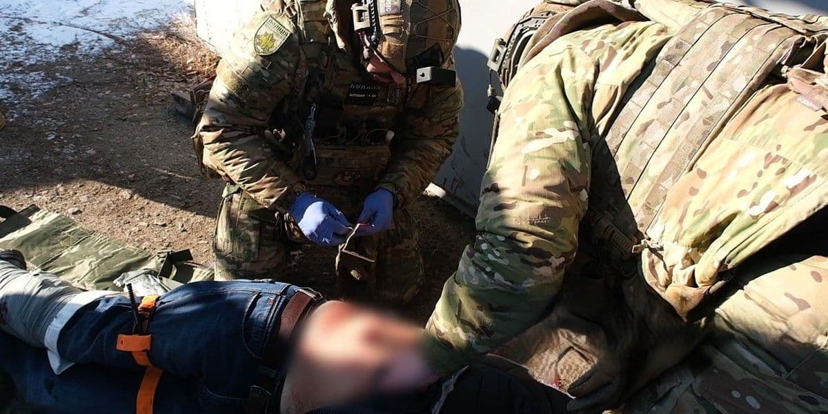 Допомога пораненій людині у Дружківці, 4 лютого 2026 року. Фото: НПУ