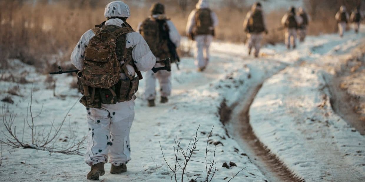 Українські захисники. Фото відділення комунікацій 71-ї окремої аеромобільної бригади 8-го корпусу Десантно-штурмових військ Збройних Сил України