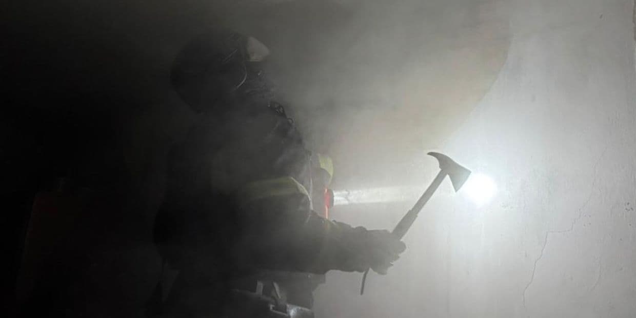 У Слов'янську та Миколаївці горіли будинки, а у Краматорську палав легковик