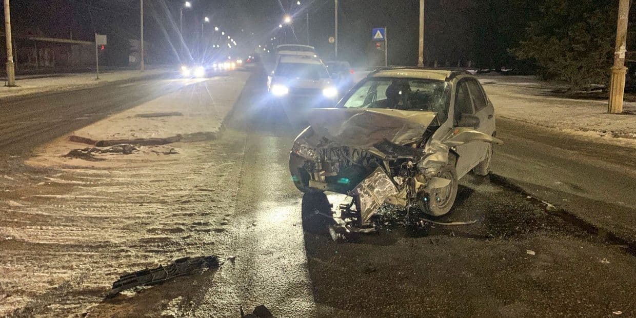 Выпивший и без водительского: в Славянске 24-летний гражданин нарушил ПДД и совершил ДТП (фото)