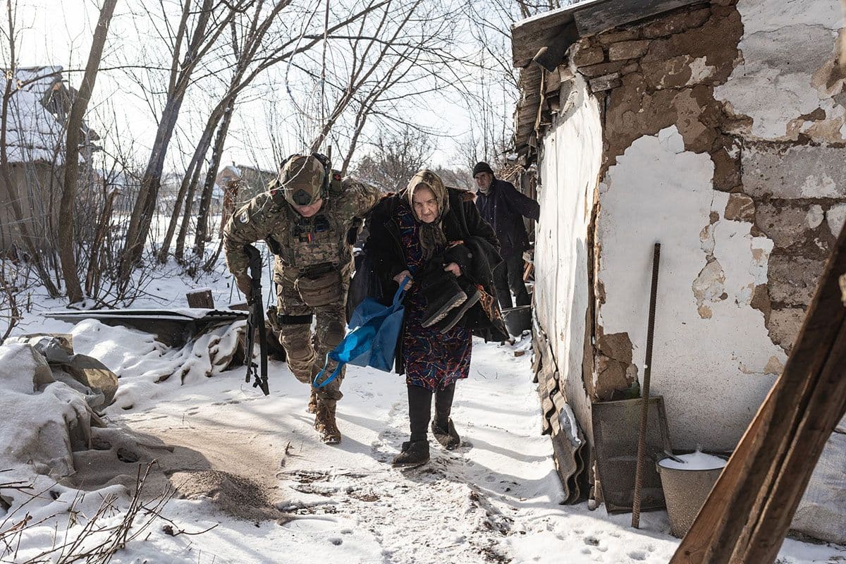 В Дружковской громаде до сих пор остается около 13 тыс. человек, в том числе более 70 детей: эвакуация продолжается (фото)