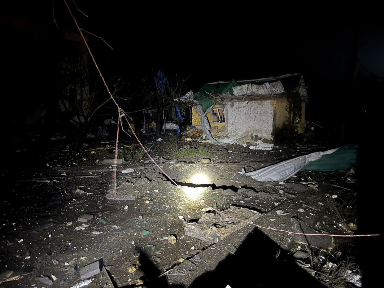 Ворог обстріляв Словʼянськ: поранено 15-річного хлопця і жінку