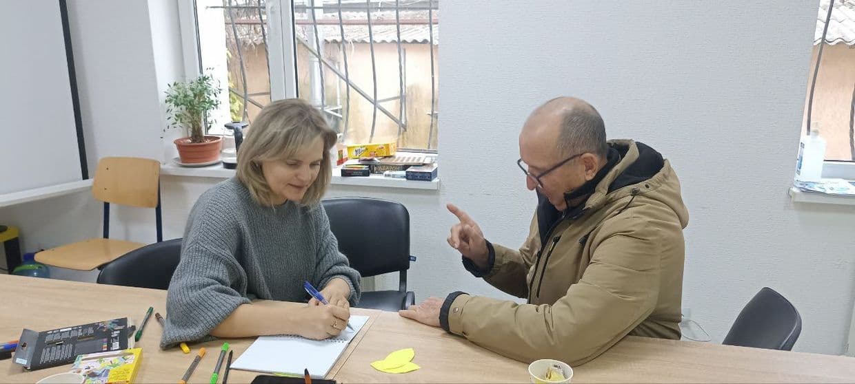 <em>Хаб Білокуракинської громади у Житомирі надає 80 послуг для ВПО з Луганщини. Фото: Луганська ОВА</em>