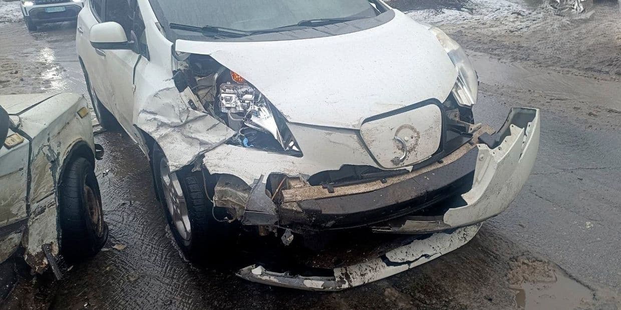 У Слов'янську на перехресті ВАЗ в'їхав у Nissan (фото)