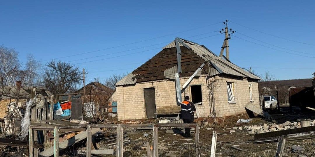 Через російські атаки на Донеччині ще 3 поранених цивільних, 12 зруйнованих будинків (фото)