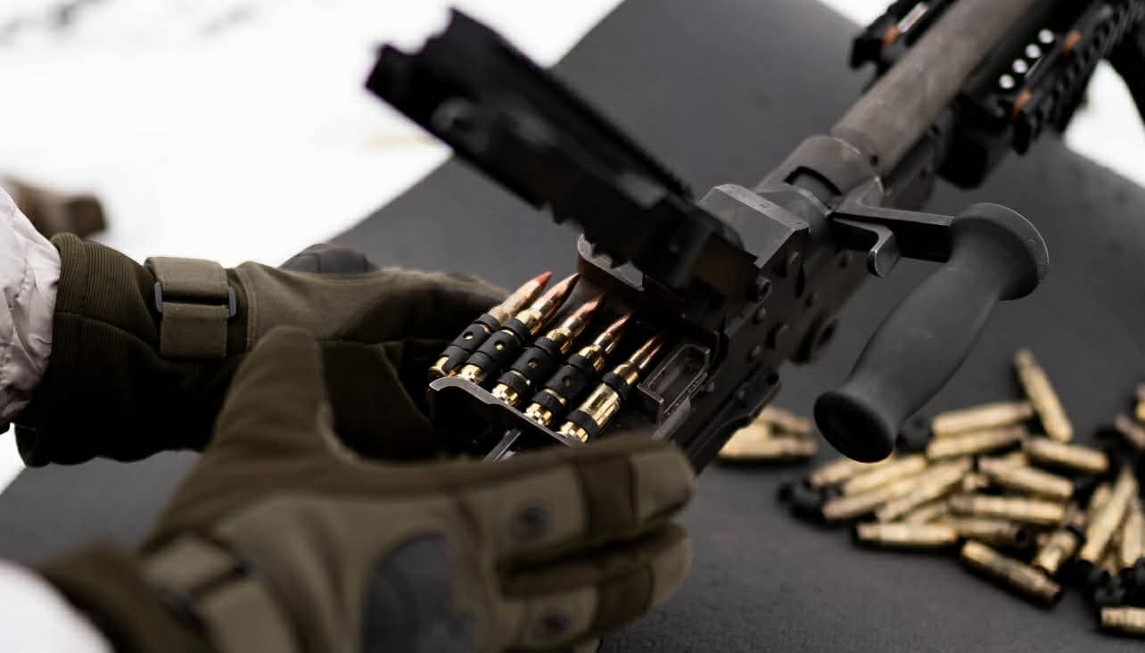 <em>Фото: Александр Бондарь, 21 отдельная механизированная бригада, 2026. Военный и пули. </em>