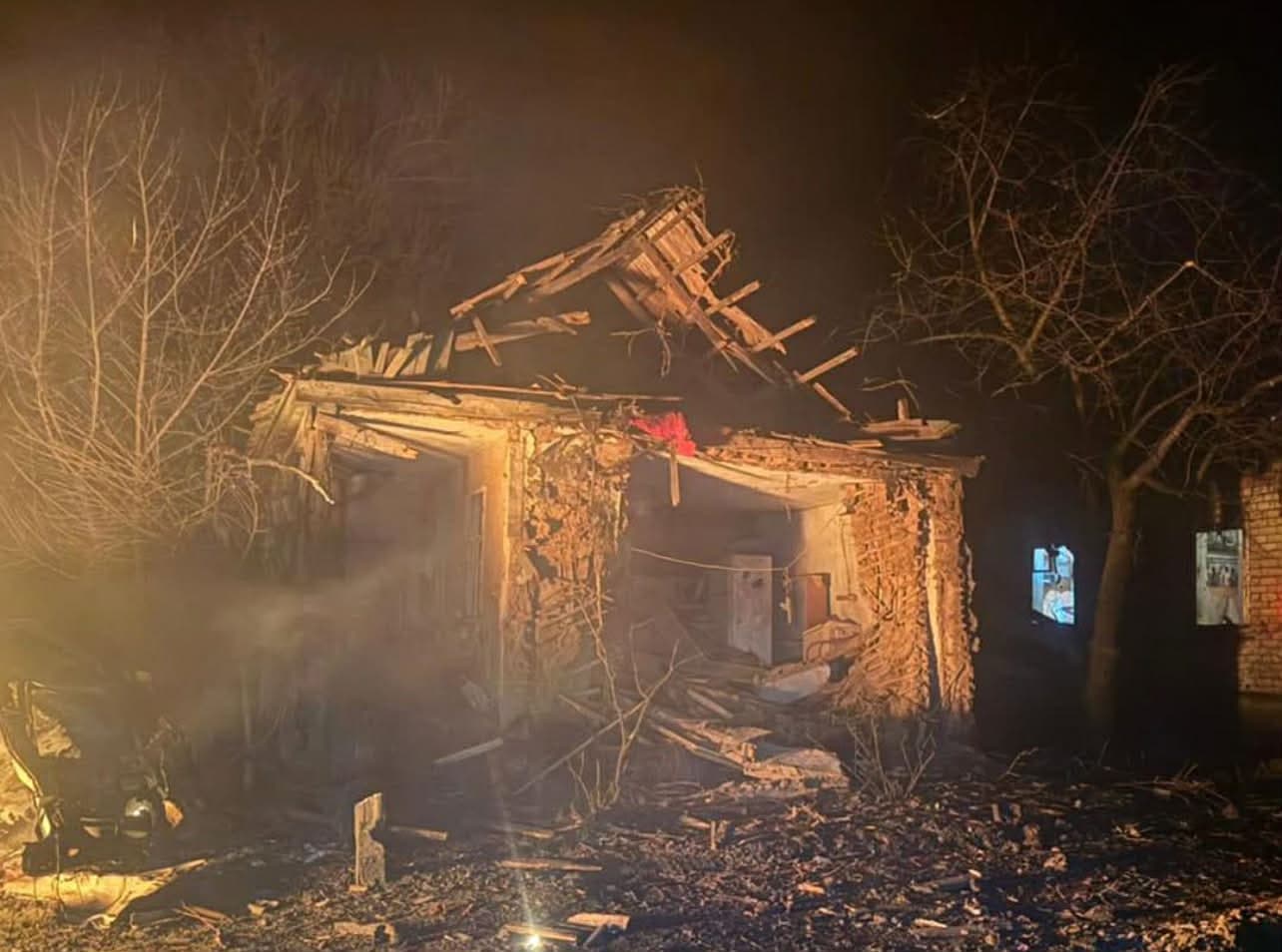 Дві людини, з них одна дитина, зазнали поранень через російські обстріли Донеччини