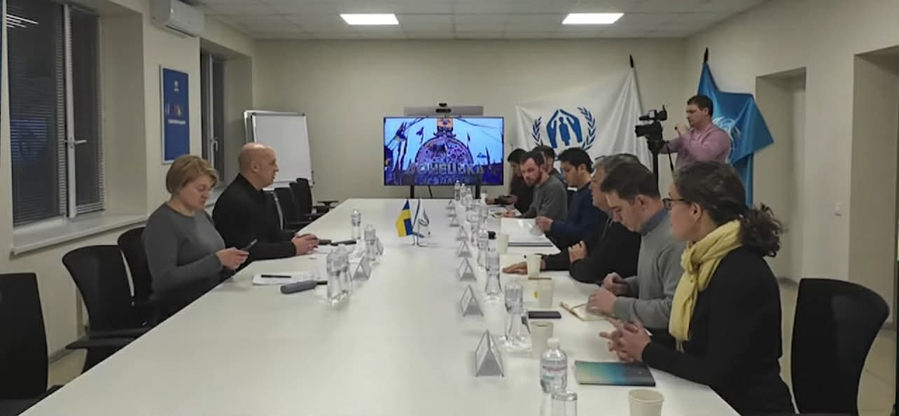 <em>На зустрічі з делегацією Конгресу та Сенату США говорили про гуманітарно-безпекову ситуацію на Донеччині. Скрін з відео Донецької ОВА</em>