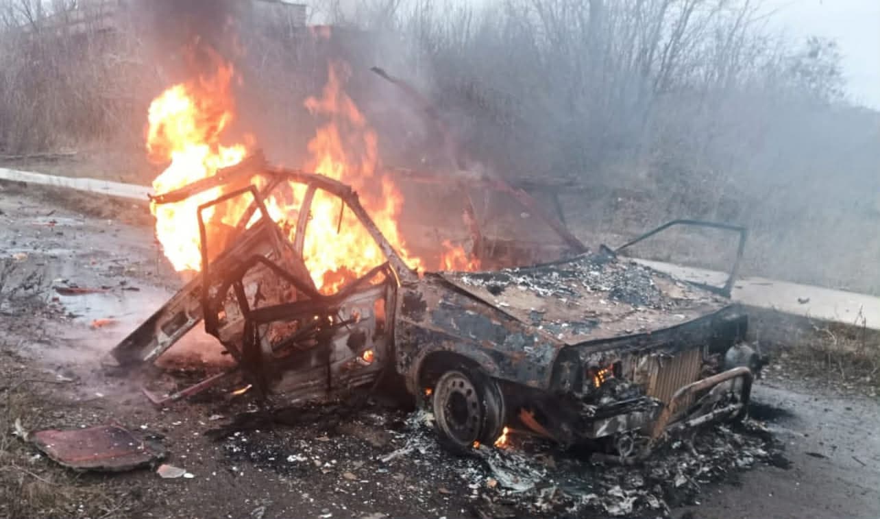 Російський БпЛА атакував автомобіль з працівниками Слов'янської ТЕС: є загиблі (фото)