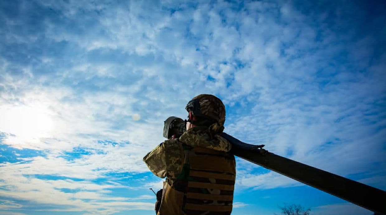 Украинские бойцы увеличили потери врага на фронтах Лимана в живой силе и технике