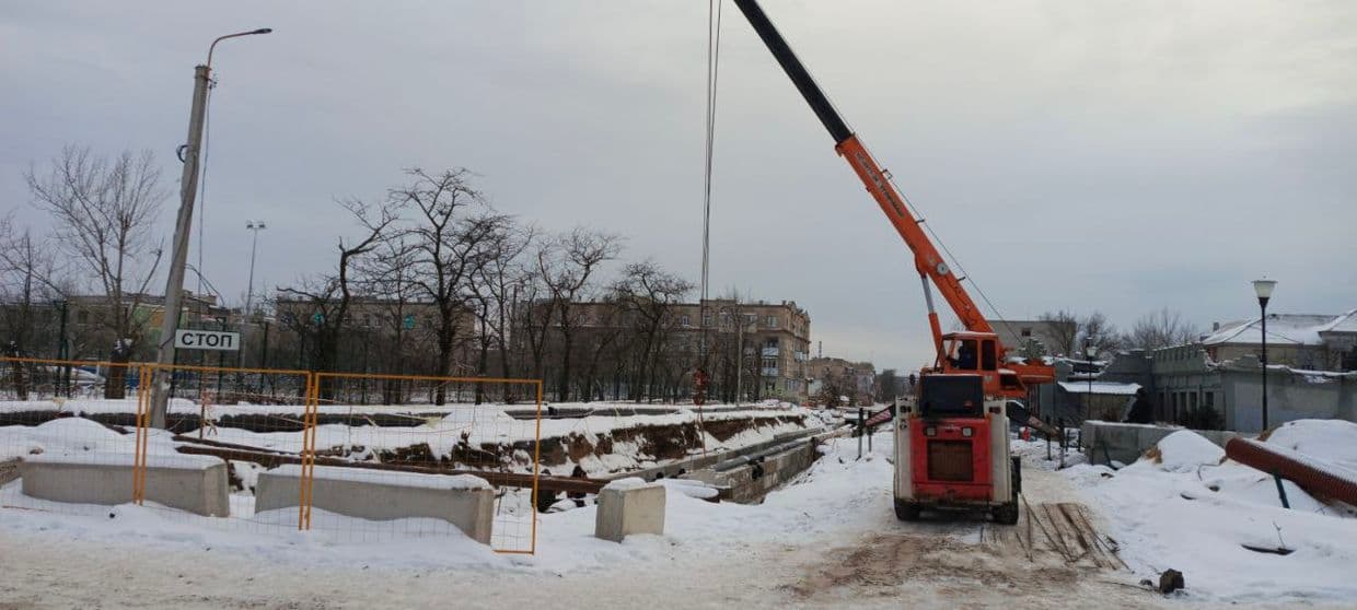 В окупованому Сіверськодонецьку більшість траншей, що готували для прокладання труб, просто заривають