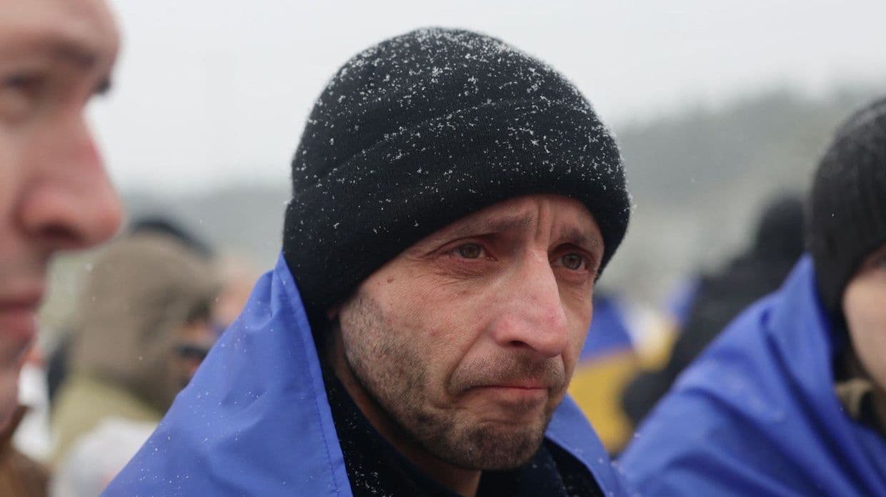 Відбувся довгоочікуваний обмін полоненими: додому повернулися 157 українців (фото)
